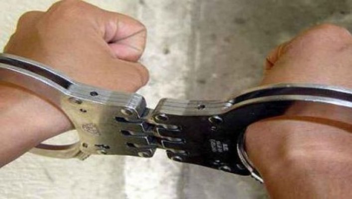 PERCHEZIŢII în CONSTANŢA! TREI TINERI, ARESTAŢI preventiv pentru TÂLHĂRIE CALIFICATĂ